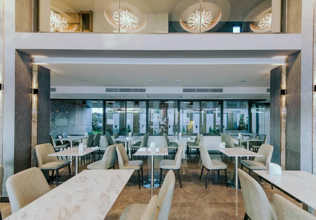 Arista Hotel Ubon Убонратчатхани Экстерьер фото