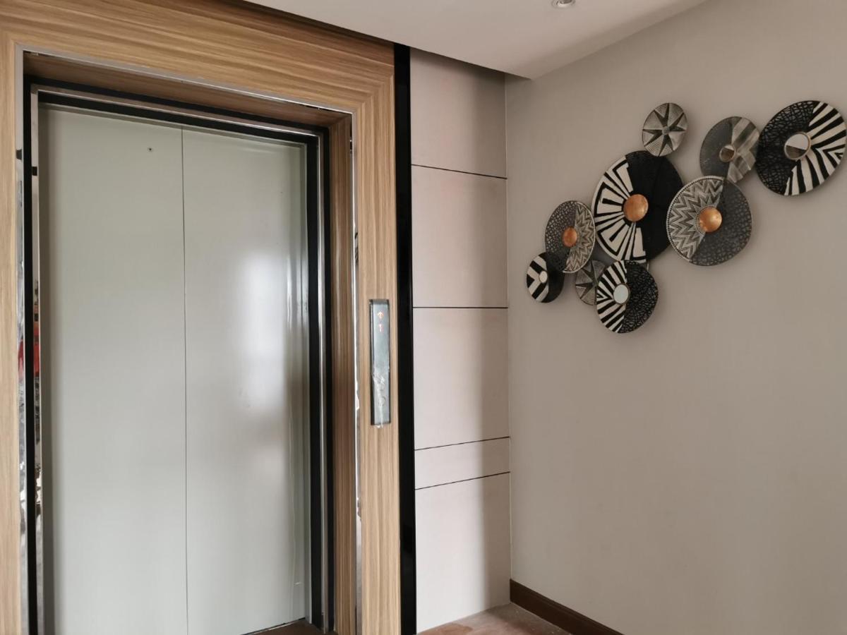 Arista Hotel Ubon Убонратчатхани Экстерьер фото