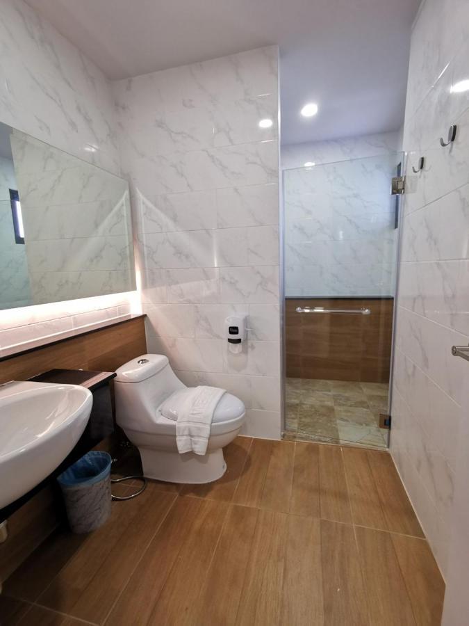 Arista Hotel Ubon Убонратчатхани Экстерьер фото