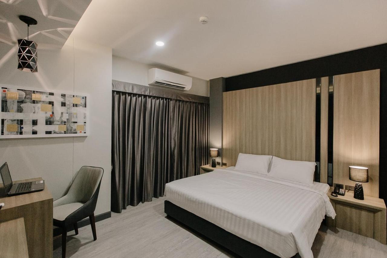 Arista Hotel Ubon Убонратчатхани Экстерьер фото