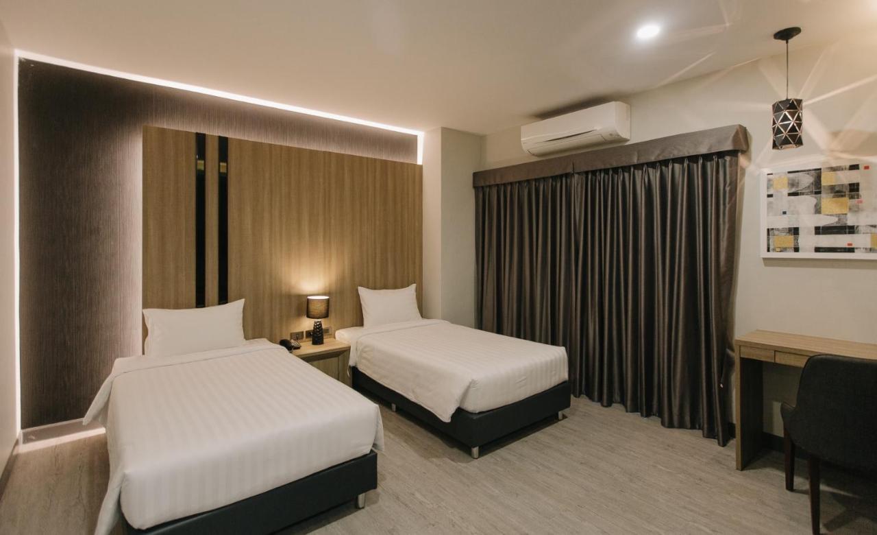 Arista Hotel Ubon Убонратчатхани Экстерьер фото