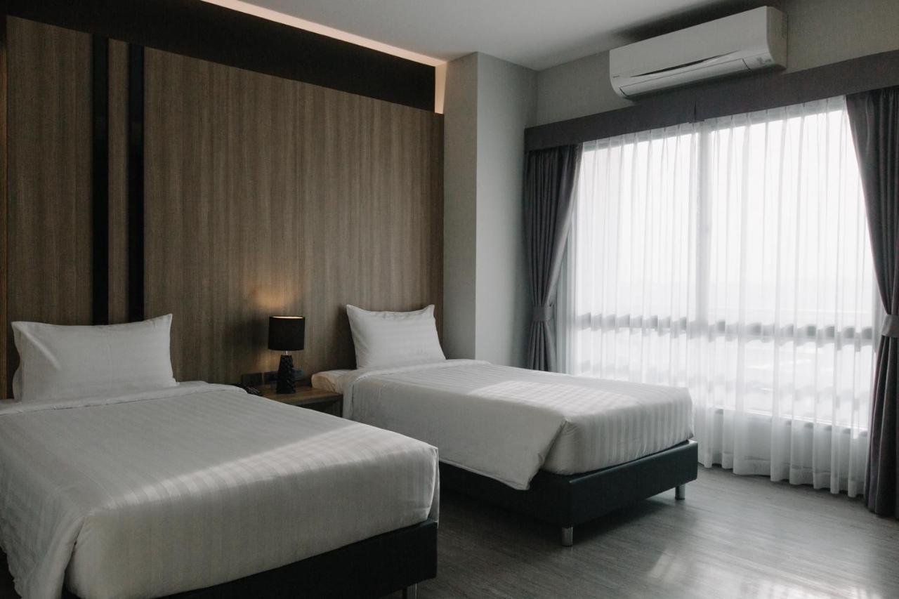 Arista Hotel Ubon Убонратчатхани Экстерьер фото