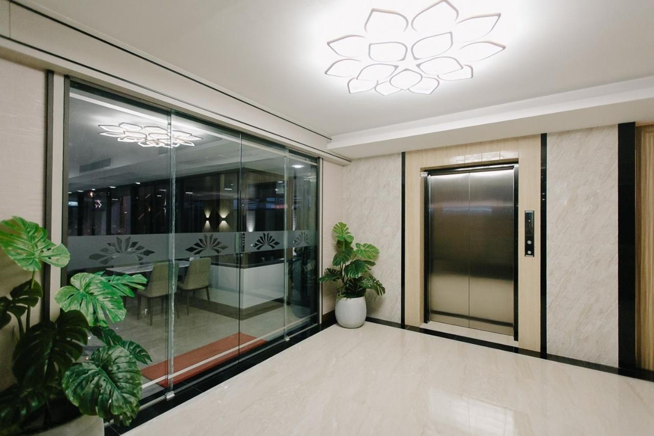 Arista Hotel Ubon Убонратчатхани Экстерьер фото