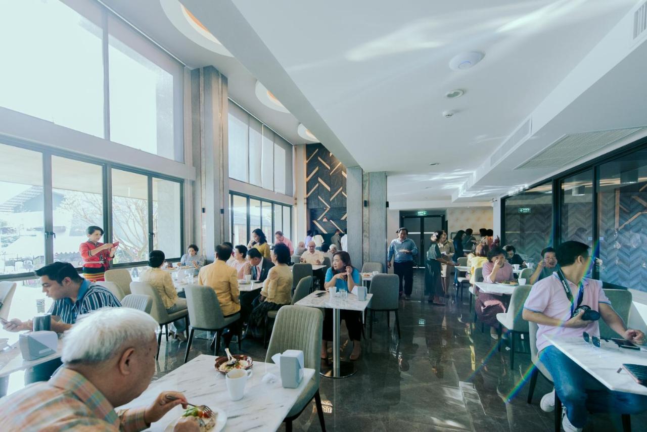 Arista Hotel Ubon Убонратчатхани Экстерьер фото