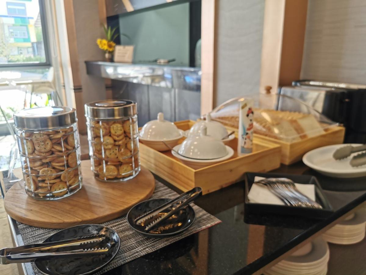Arista Hotel Ubon Убонратчатхани Экстерьер фото